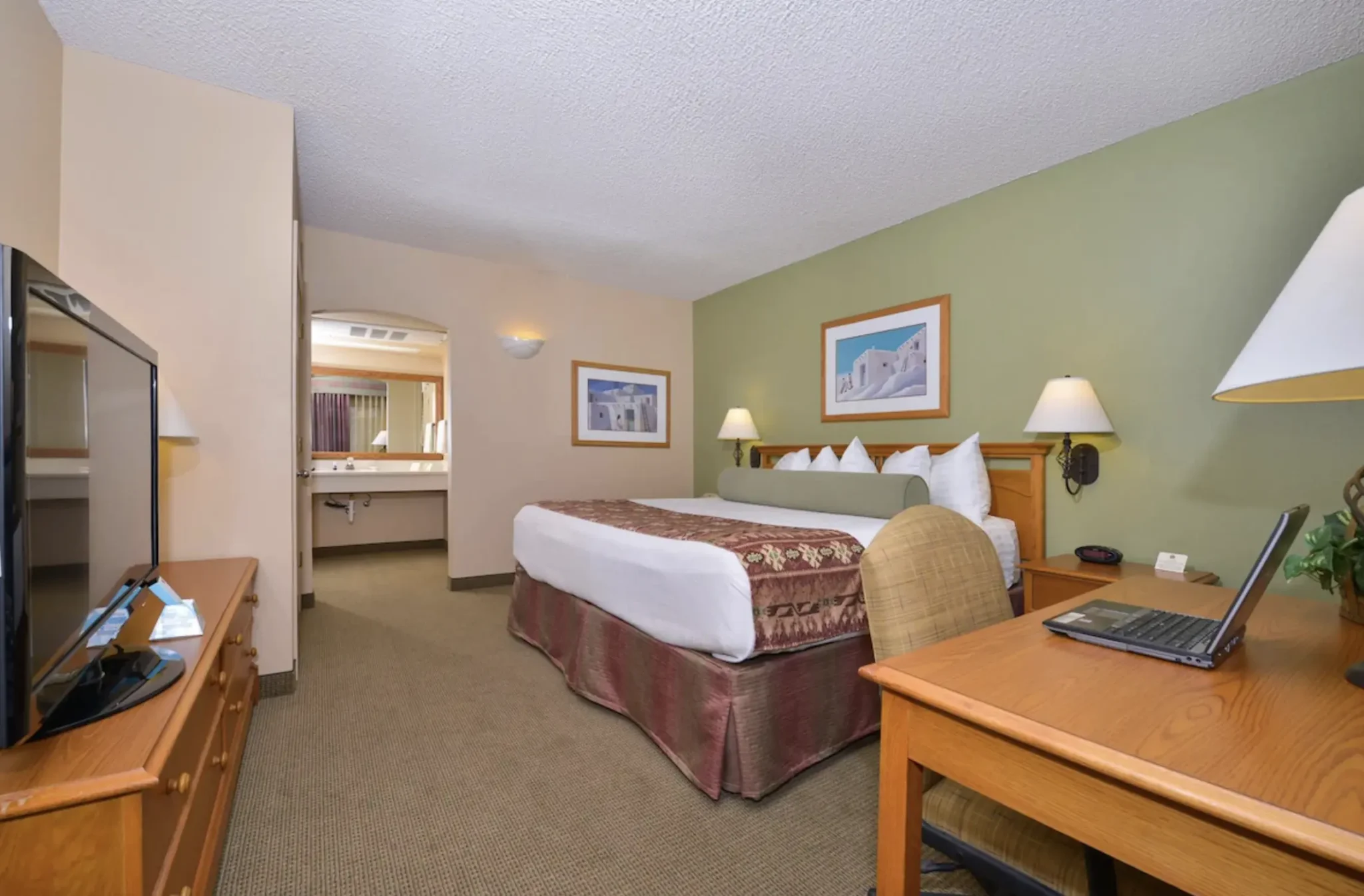 BW Plus King’s Inn and Suites