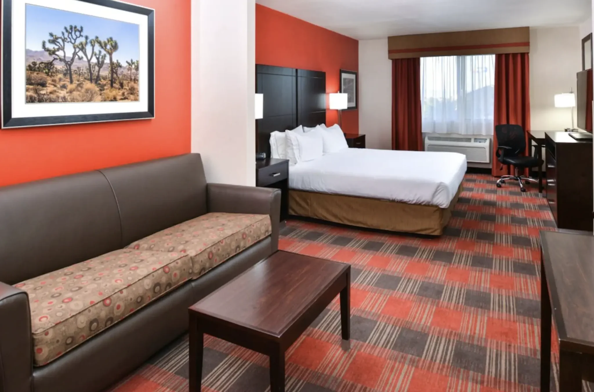 Holiday Inn Express Hotel & Suites Kingman