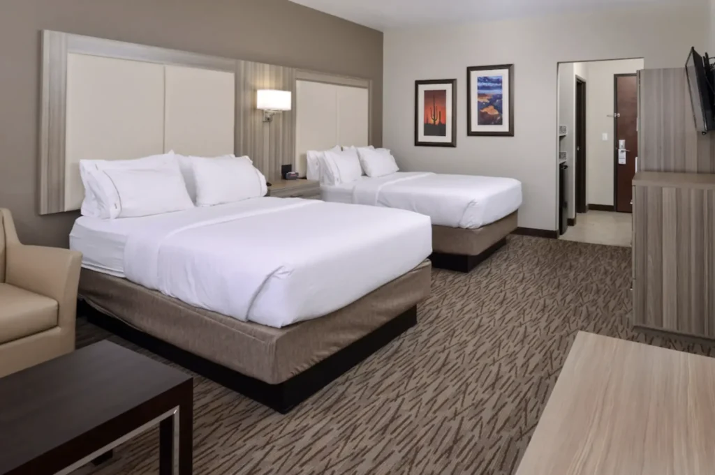 Holiday Inn Express & Suites