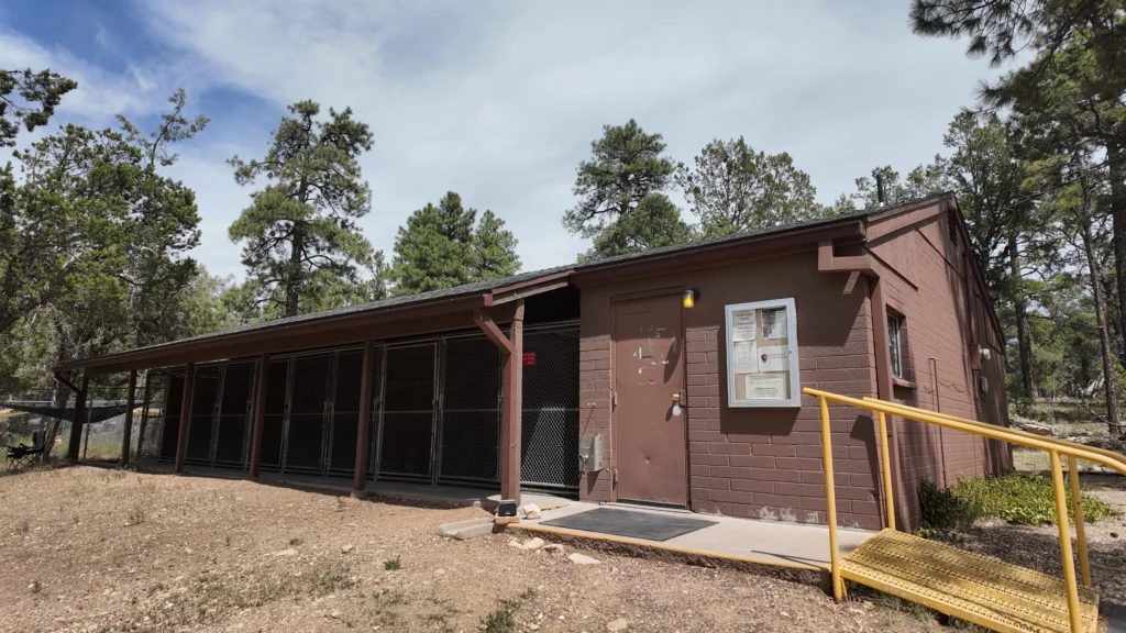 Grand Canyon Kennel#1