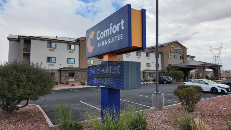 Comfort Inn & Suites Page at Lake Powell