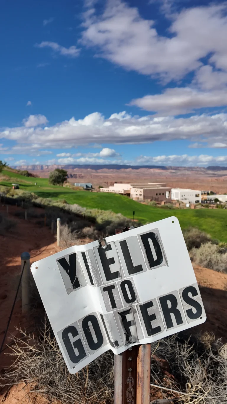 Lake Powell Golf Course Overlook Trailhead